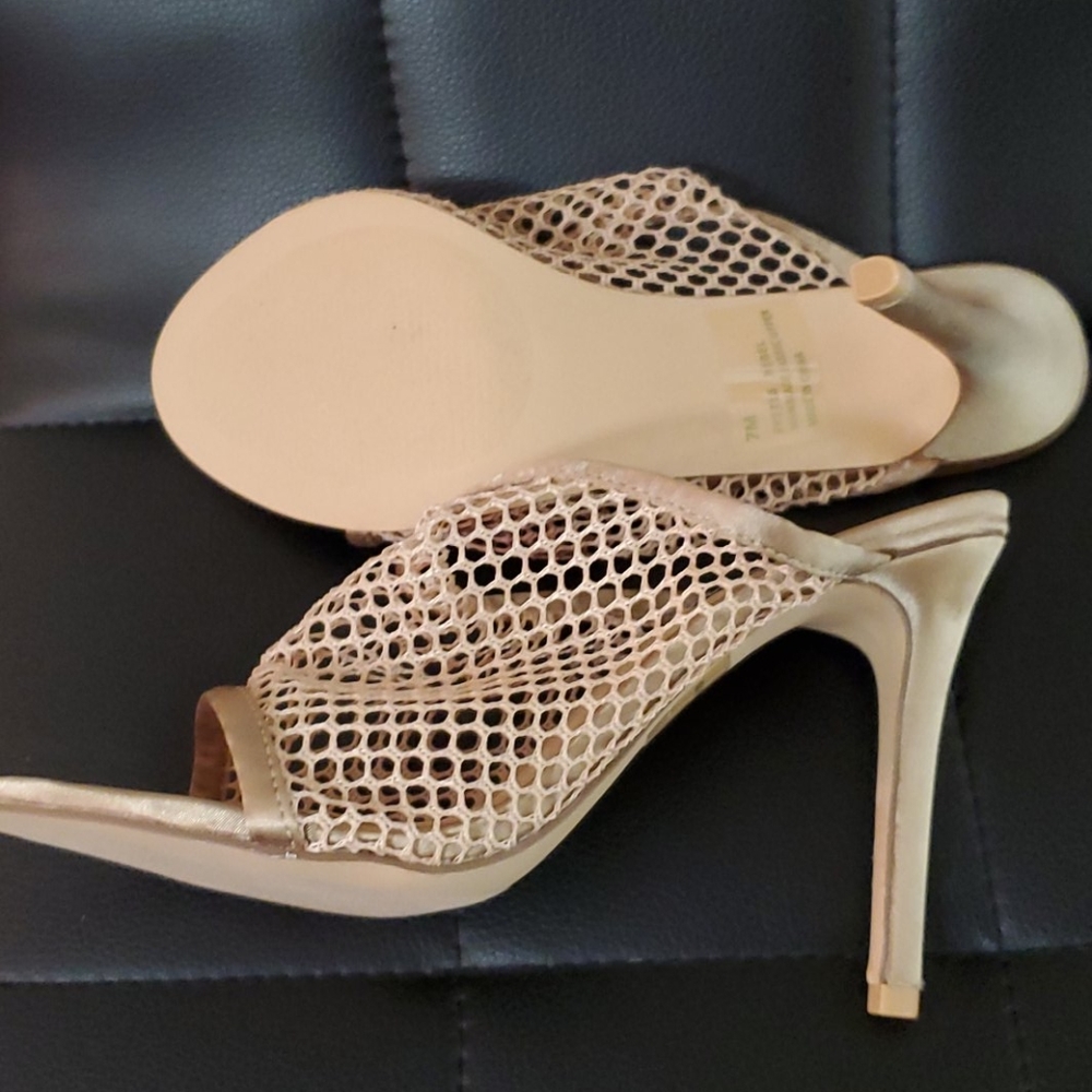NEW! Cape Robbin Shoes - Picture 2 of 3